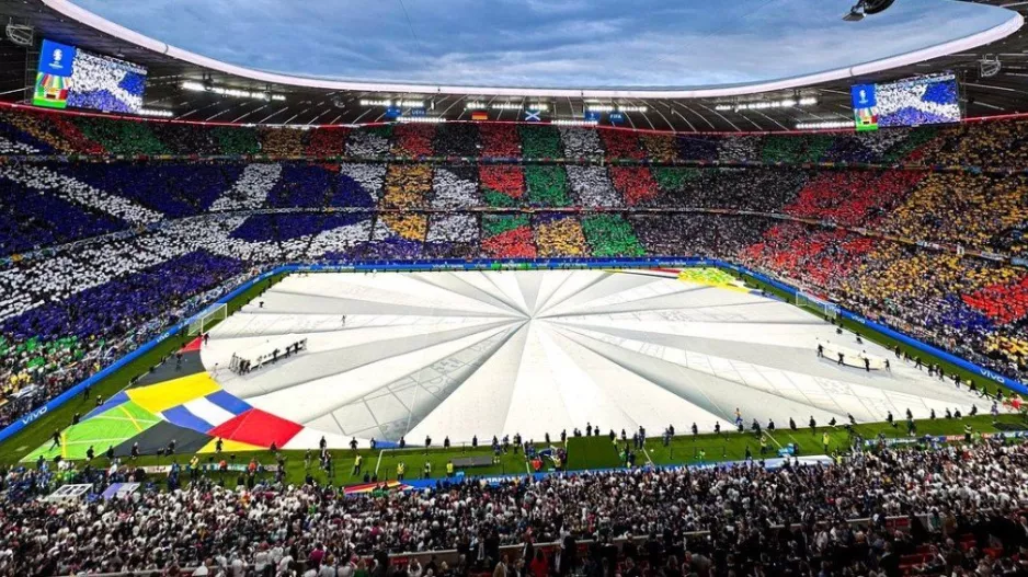 (ΒΙΝΤΕΟ) Τρομερή ατμόσφαιρα στην "Allianz Arena"!