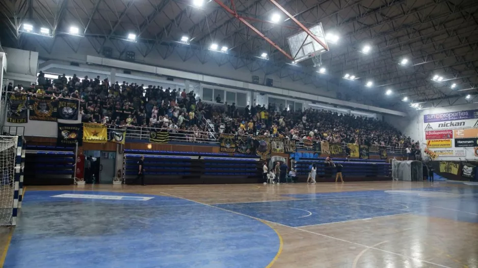 Η ΔΕΑΒ τιμώρησε με πρόστιμο την ΑΕΚ για τα επεισόδια και τις ζημιές στον δεύτερο τελικό με τον Ολυμπιακό