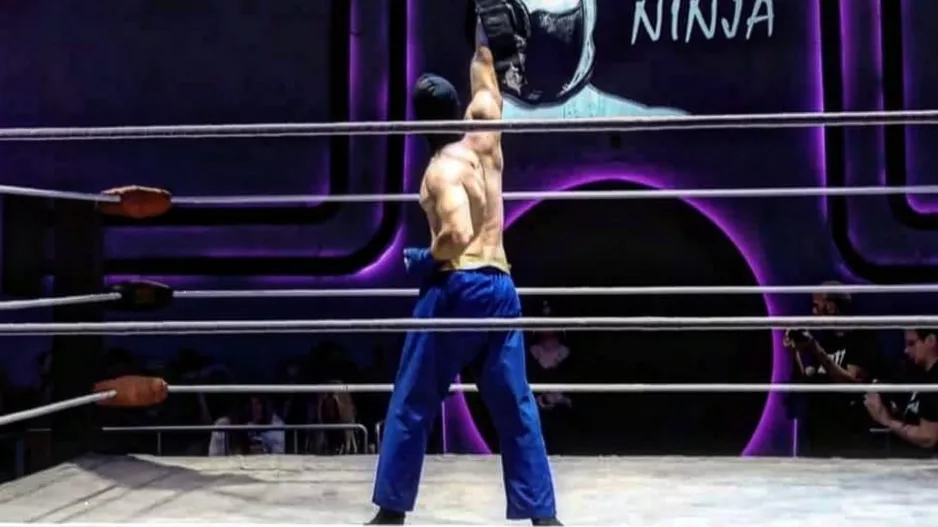 Στη Κύπρο για μαθήματα pro-wrestling ο NINJA
