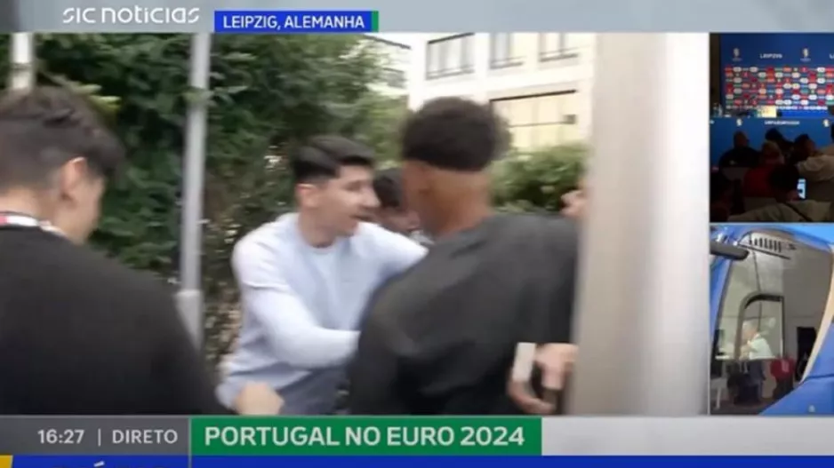 Euro 2024:Δημοσιογράφος πλακώθηκε με νεαρούς σε ζωντανή μετάδοση