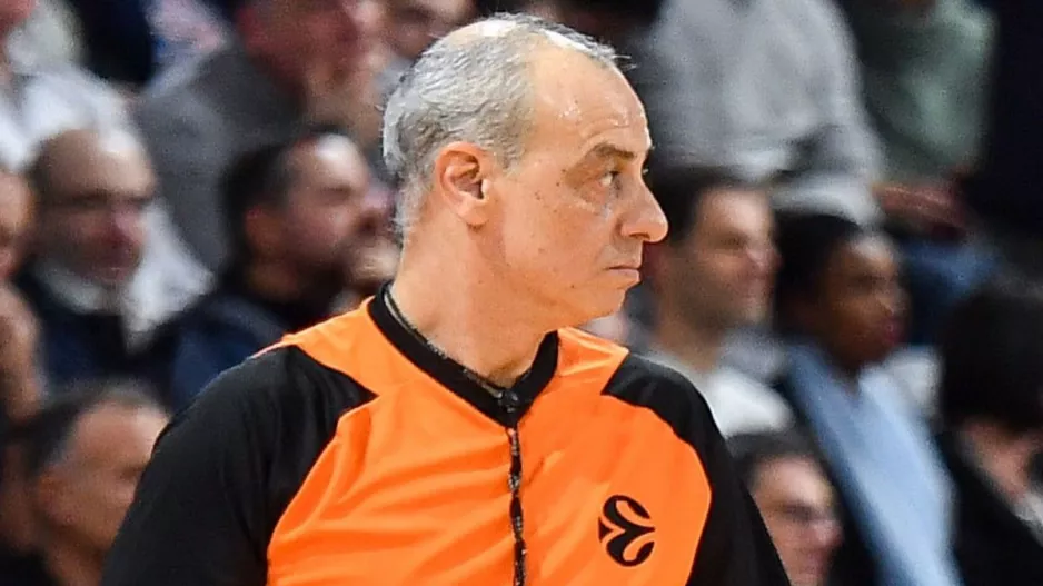 Ο Φερνάντο Ρότσα έριξε τίτλους τέλους στην διαιτητική καριέρα του