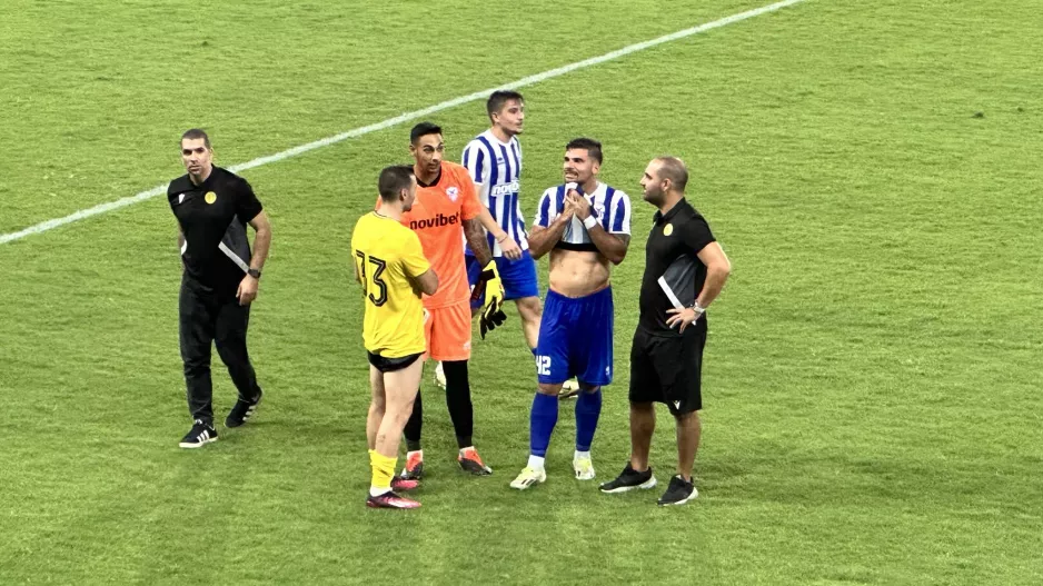 Με τους γνωστούς και φίλους 