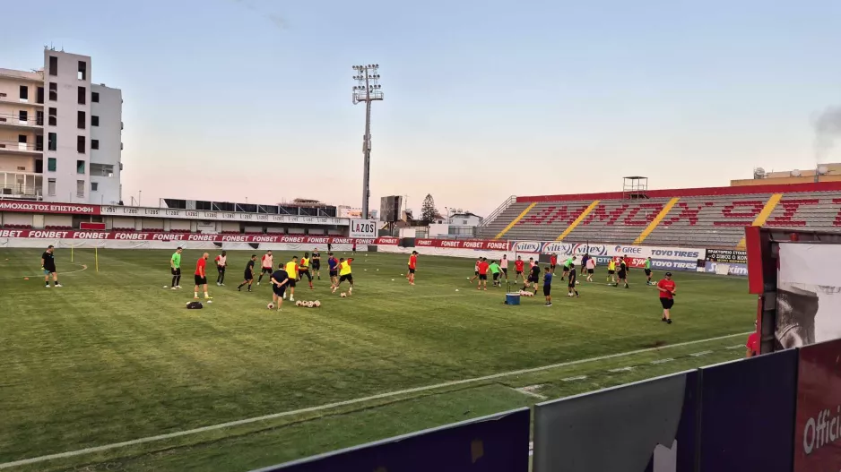 Η επίσημη πρώτη της Νέας Σαλαμίνας (Φώτος/βίντεο)