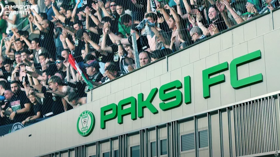ΦΟΥΛ το Paksi FC Stadion 