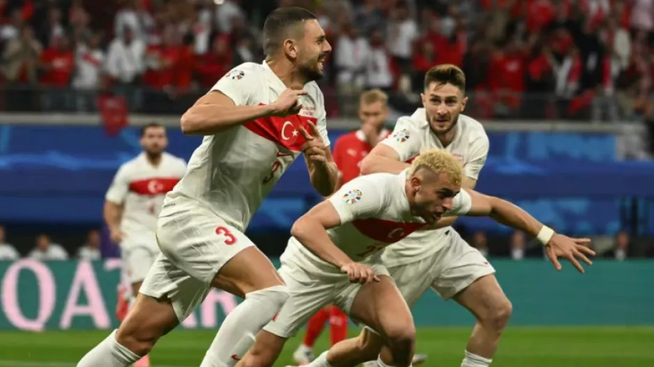 Αυστρία-Τουρκία: Πέταξε στους "8"... με Ντεμιράλ!