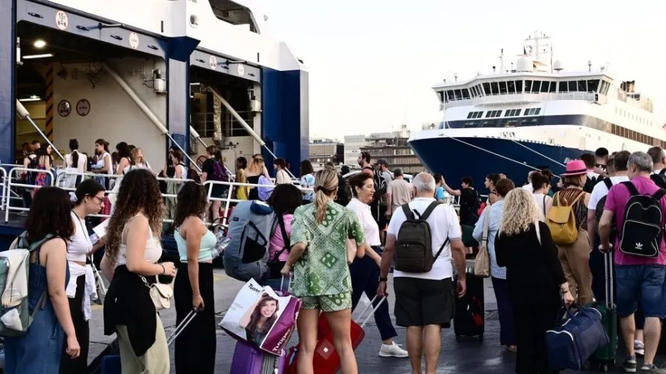 Eλλάδα/«Φωτιά» τα ακτοπλοϊκά εισιτήρια 