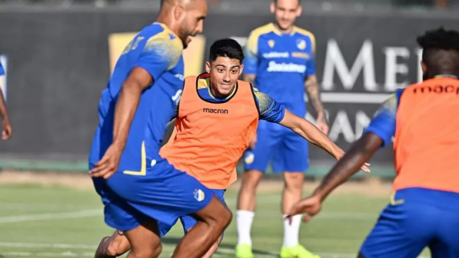 Eyes on the ball/Σατσιάς