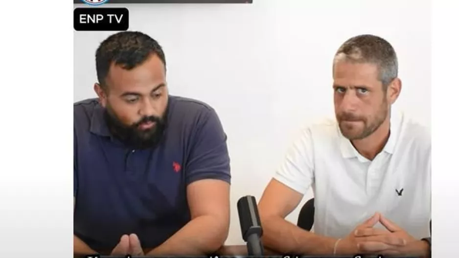 Για τον κόουτς...
