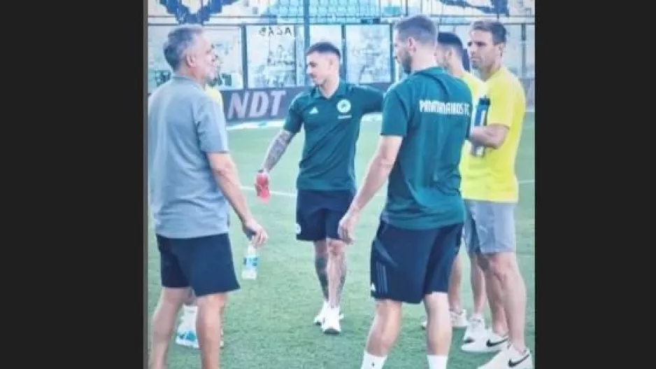 (BINTEO) H άφιξη της ΑΕΚ στη Λεωφόρο και τα πηγαδάκια