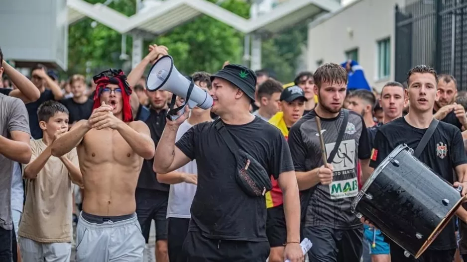 Εκστρατεία για να μαζέψει κόσμο, η Πετροκούπ
