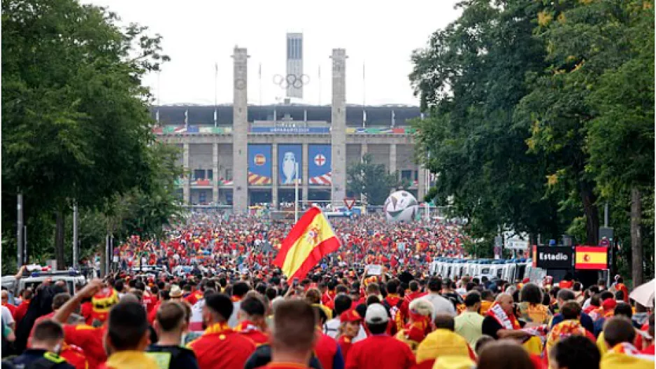 Φτάνει στο Olympiastadion η... λαοθάλασσα!