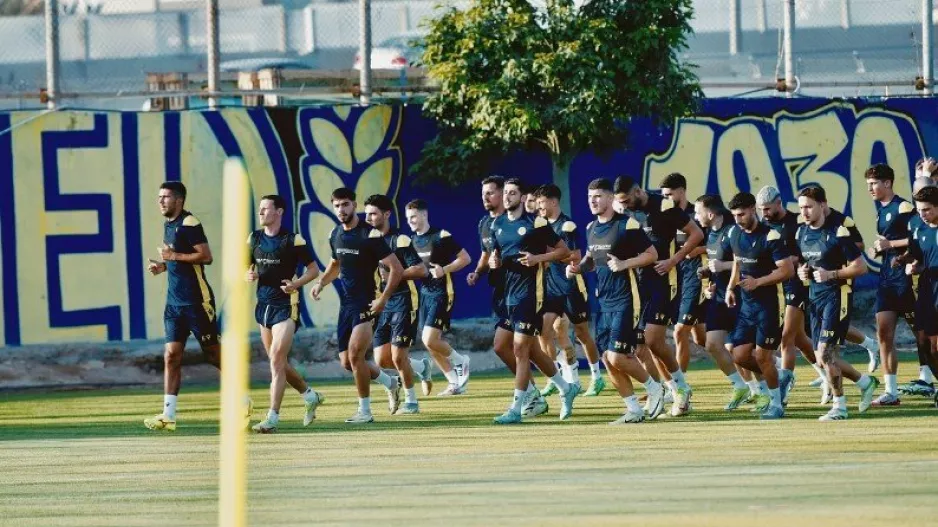 Πρώτη... ΑΕΛ! (Φώτος)