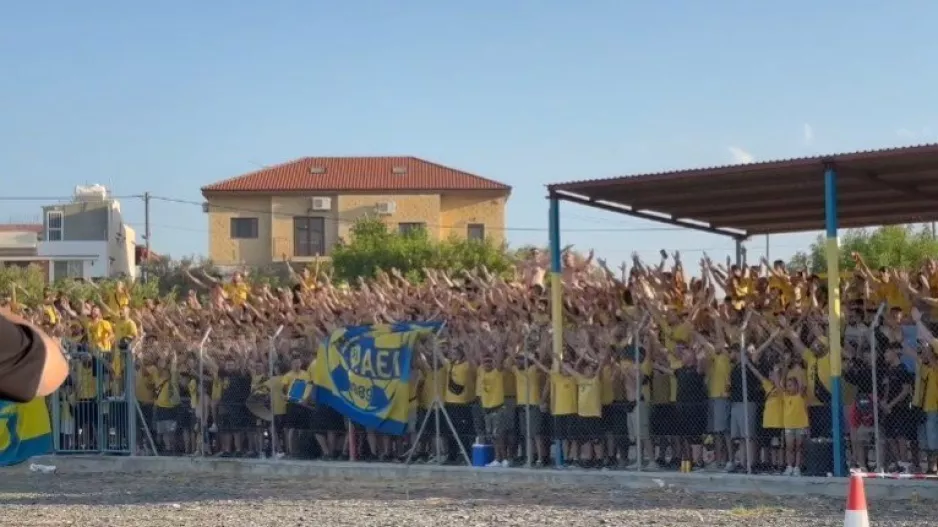 Τα χέρια ψηλά και: "Όπως παλιά..." (Βίντεο Kerkida)