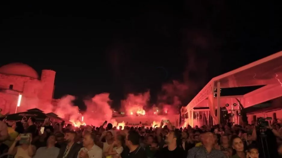 Βίντεο για το... birthday fan day 