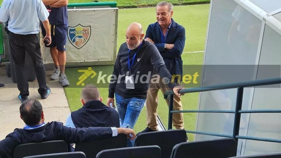 Διοικητική κουβεντούλα με... χαμόγελα