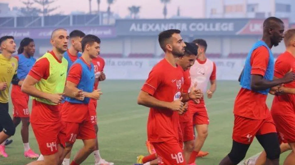 Μεταγραφή πριν την επίσημη πρώτη; 