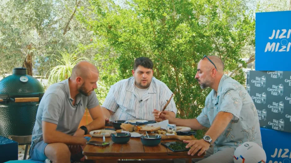 Στους "16" με Jizi Mizi