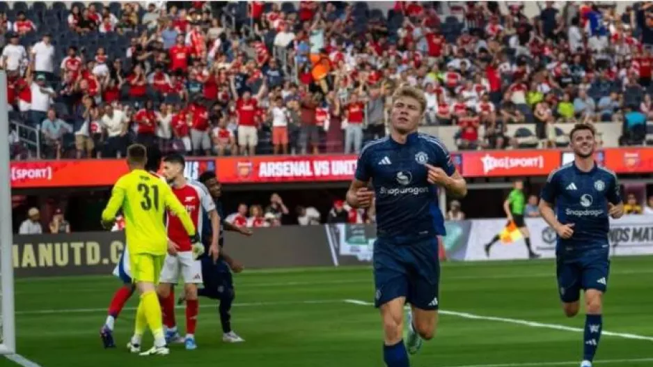 Η Άρσεναλ νίκησε με 2-1 τη Μάντσεστερ Γιουνάιτεντ
