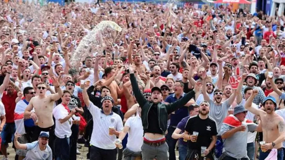 Περισσότεροι από 40.000 Άγγλοι οπαδοί στο Ντίσελντορφ, αλλά...