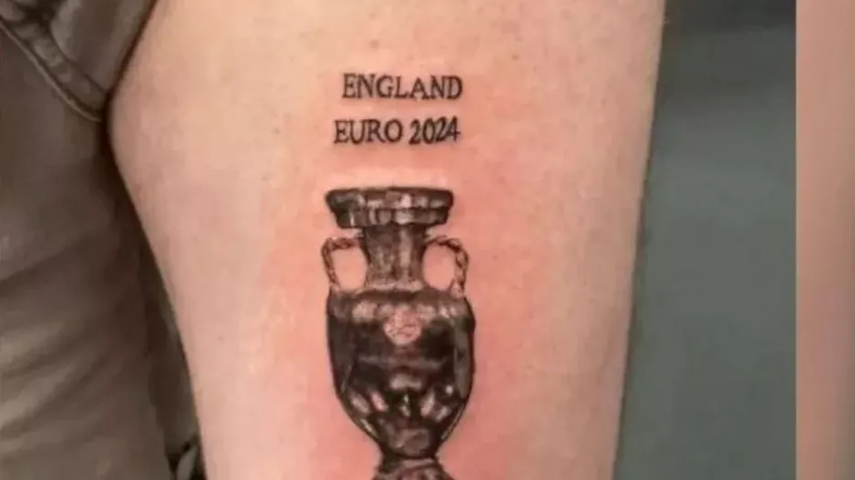 Οπαδός της Αγγλίας χτύπησε τατουάζ "Euro 2024 Winners" αλλά δεν το έχει μετανιώσει!