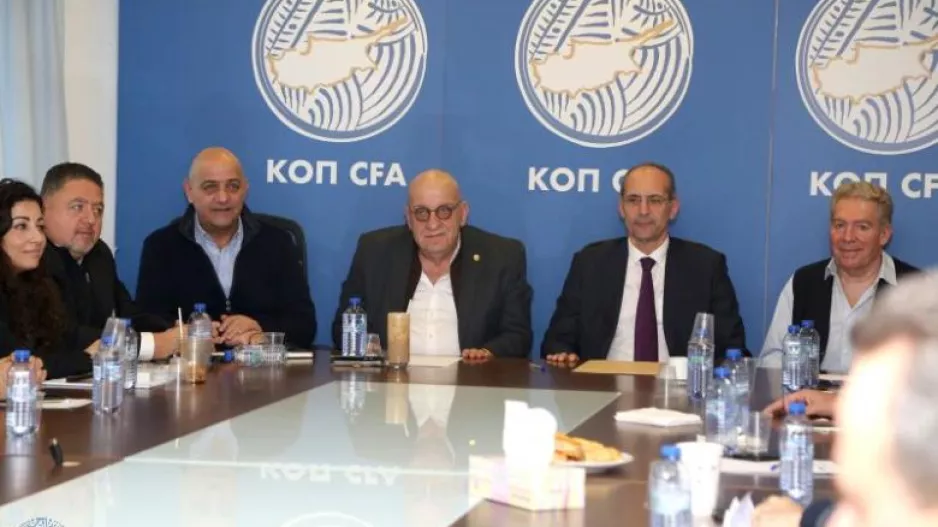 Χαρτσιώτης σε Κούμα: "Περίμενε ως τον Οκτώβρη για μετακίνηση φιλάθλων"