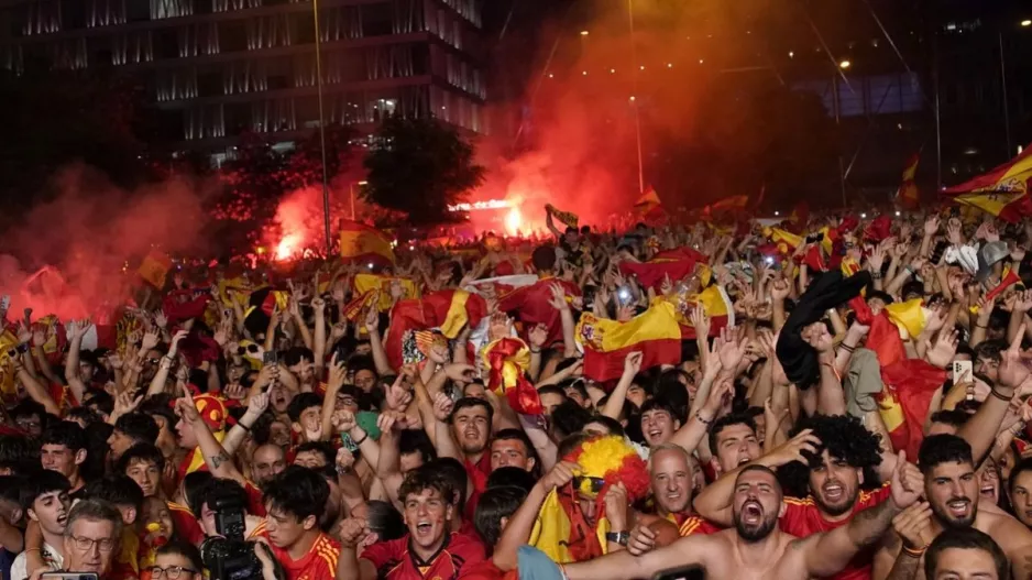 (ΒΙΝΤΕΟ) "Κάηκε" η Μαδρίτη για την κατάκτηση του τροπαίου από την εθνική Ισπανίας