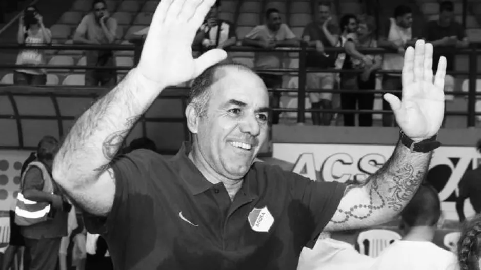 "Για πάντα στις καρδιές μας"