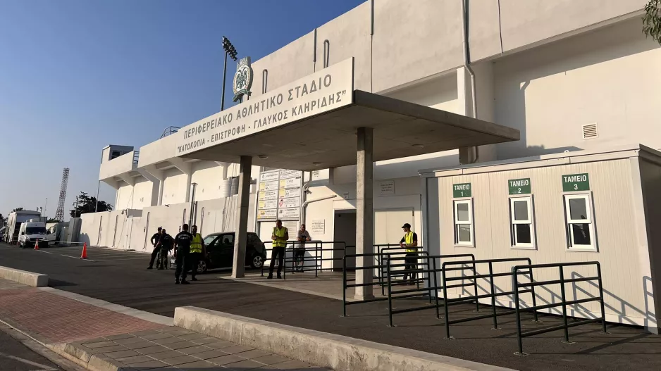 300-350 AΕΛίστες στην Περιστερώνα/Στους οργανωμένους τα περισσότερα εισιτήρια