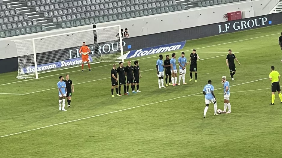 Τι κι αν είναι αμυντικός...