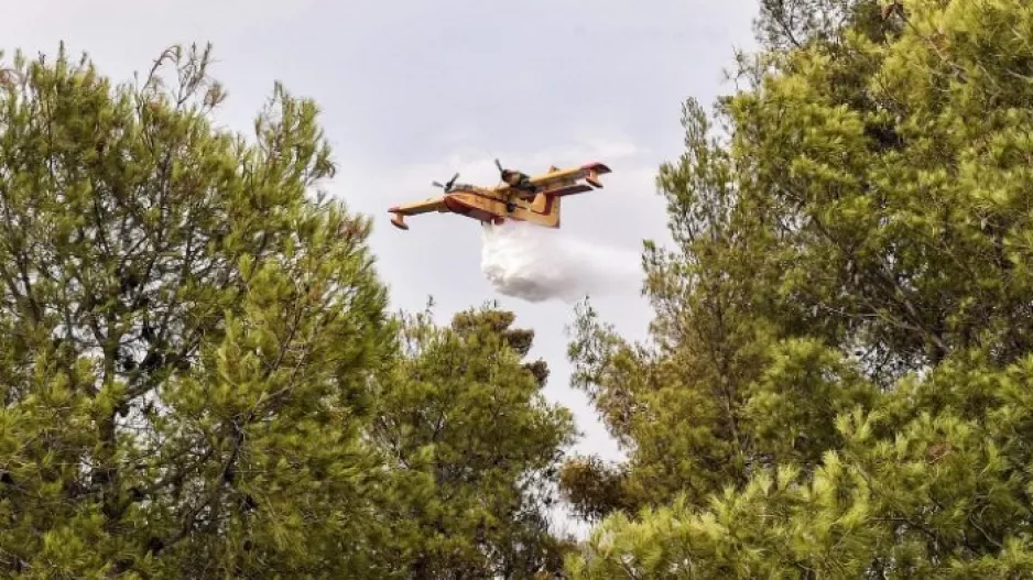 Υπό μερικό έλεγχο τέθηκε η φωτιά στην Πάστρα Κεφαλονιάς