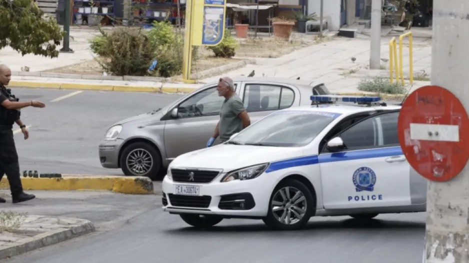 Κερατσίνι: 4 χειροβομβίδες, ένα περίστροφο και 1 γκλοπ στη τσάντα των δραστών