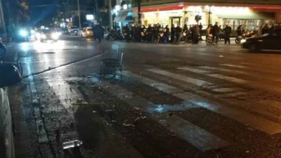 Ένταση στην Νέα Φιλαδέλφεια ανάμεσα σε οπαδούς της ΑΕΚ και την Αστυνομία
