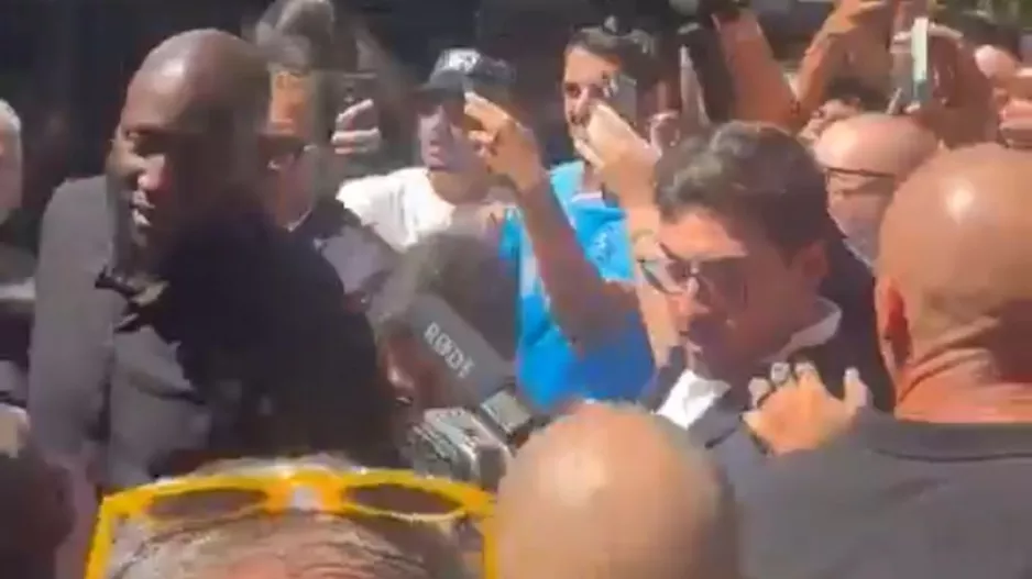 (Βίντεο) Χαμός στην άφιξη του Λουκάκου!