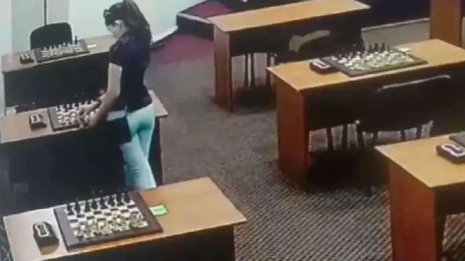 Ρωσίδα πρωταθλήτρια σκακιού προσπάθησε να δηλητηριάσει αντίπαλό της! (Βίντεο)