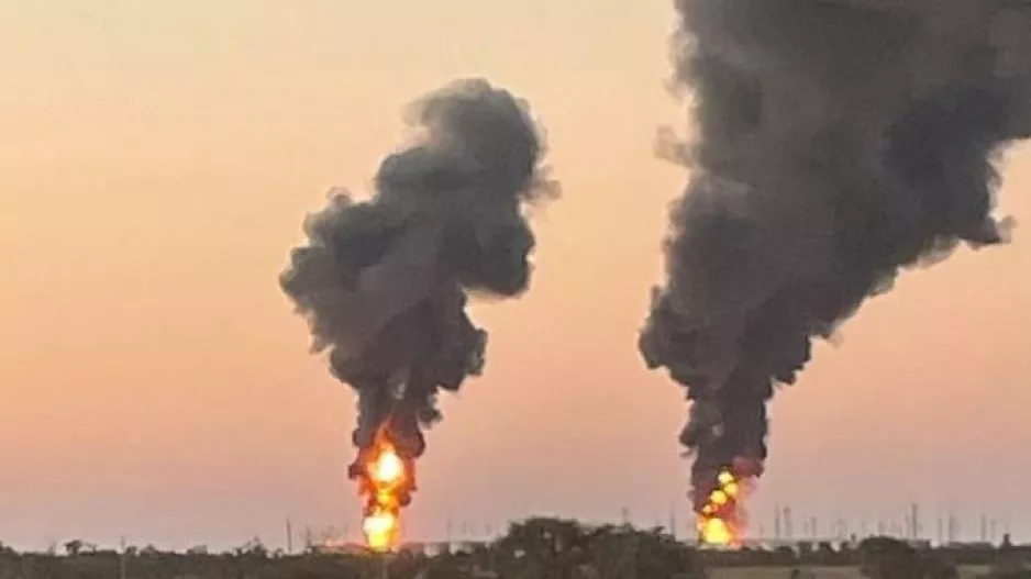Ροστόφ: Ουκρανικό μη επανδρωμένο αεροσκάφος προκάλεσε πυρκαγιά σε αποθήκη πετρελαίου