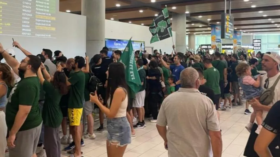 Αποθεωτική υποδοχή για τους πρωταθλητές Ευρώπης (ΒΙΝΤΕΟ CB)
