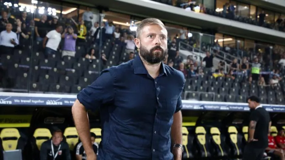 Γκόμεζ: "Yπάρχει φάουλ στο πρώτο γκολ της ΑΕΚ..."