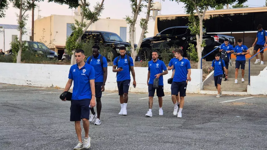 Θέλει να υψώσει ανάστημα… 