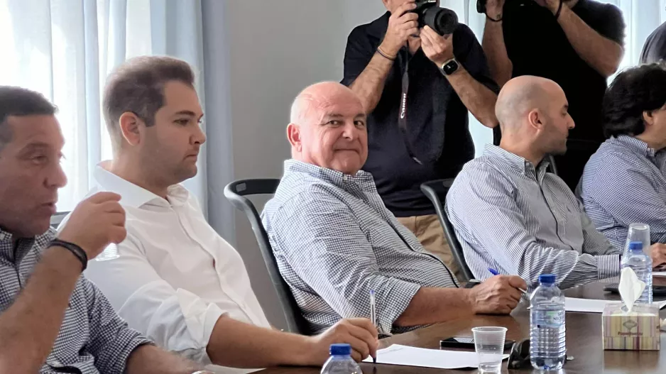 Κουβέντα/Άντρος
