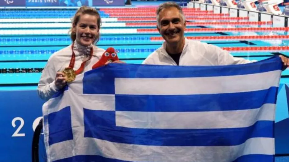 Δίδυμο σημαιοφόρων στην Τελετή Λήξης
