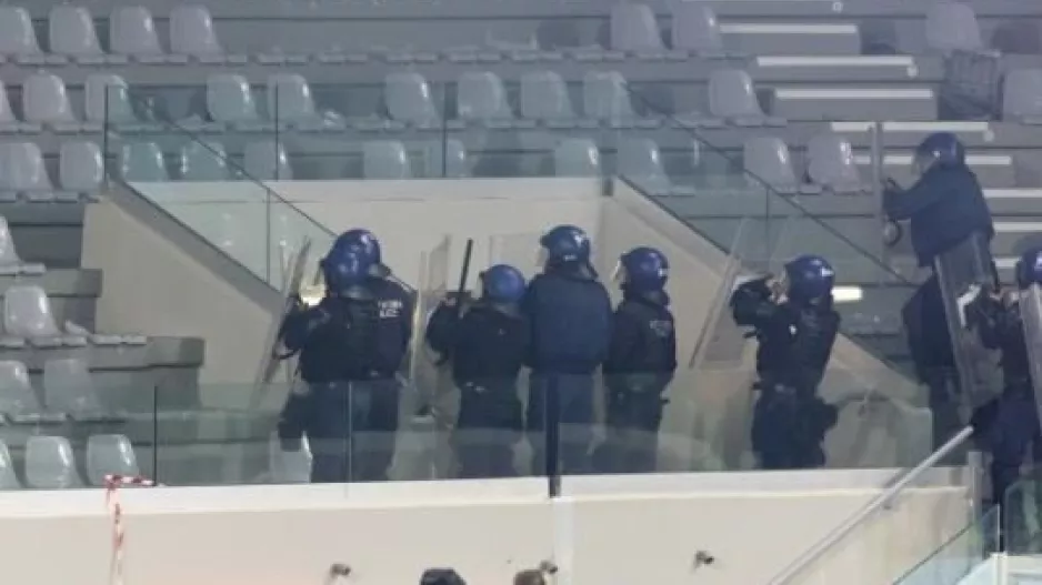 Προσοχή... ΟΛΟΙ!