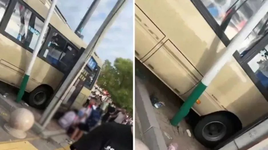 Ασύλληπτη τραγωδία/ Σχολικό λεωφορείο έπεσε πάνω σε πλήθος – 11 νεκροί, ανάμεσά τους μαθητές
