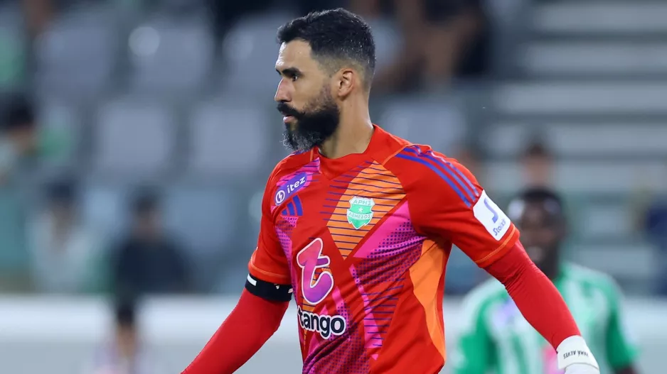 (S.M) Άναψε κόκκινο... o Vaná Alves!