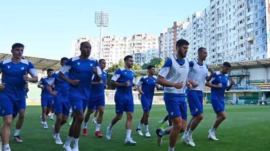 Η λίστα του ΑΠΟΕΛ για League Phase/ ΜΕΣΑ Αμπάνια - Μπα, ΕΞΩ Ντράζιτς - Σιπριάνο