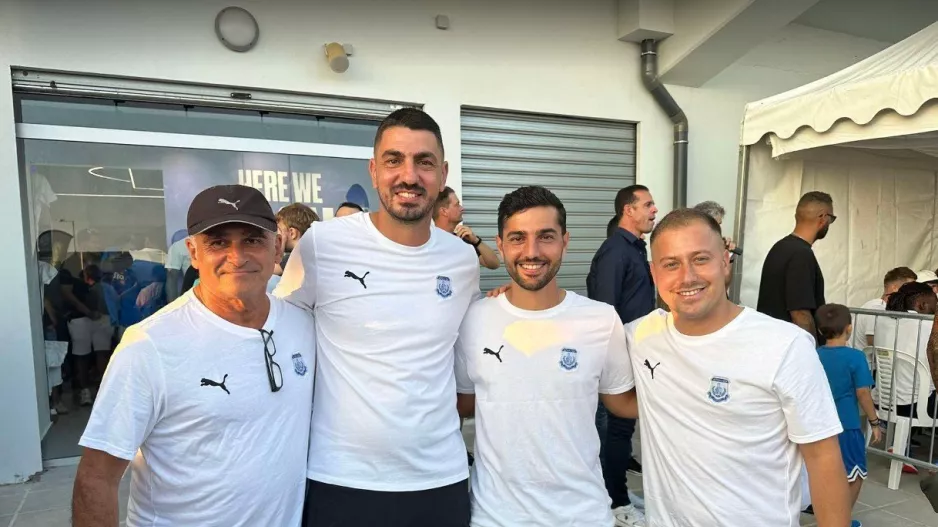 Μόνο Απόλλων 
