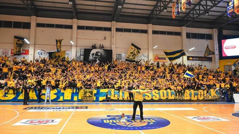 Επιστρέφει στην φυσική της έδρα