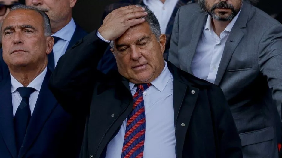 Πίεση στον Λαπόρτα για πρόωρες προεδρικές εκλογές