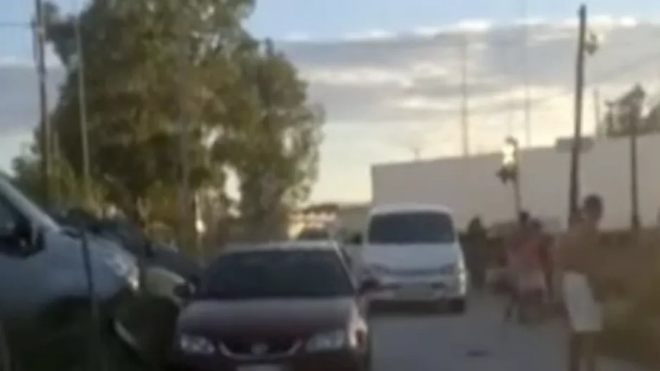 30 Ρομά επιτέθηκαν σε αστυνομικό που προσπάθησε να κάνει έλεγχο