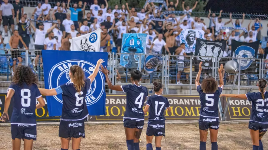 (Φώτος) Ένα... με τον κόσμο