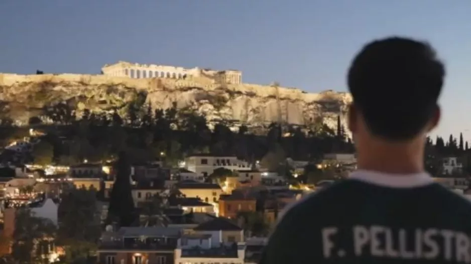 Ο Πελίστρι κάτω από την Ακρόπολη: «Μια έναστρη βραδιά στην Αθήνα»